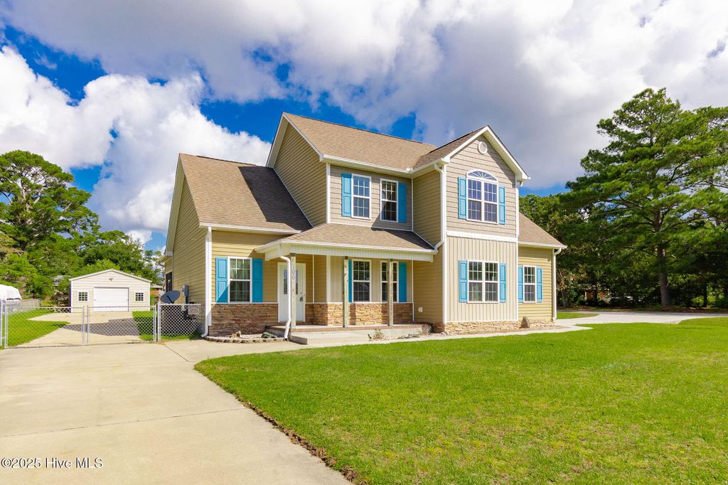 106 Barbour Drive, Newport, NC 28570