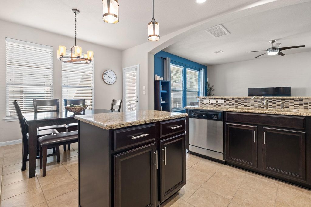 12501 Piper CT 444, Austin, TX 78750