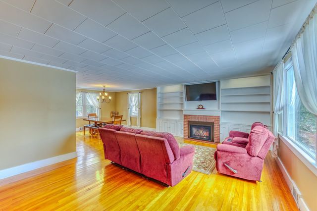 166 Bethlehem Road, Littleton, NH 03561