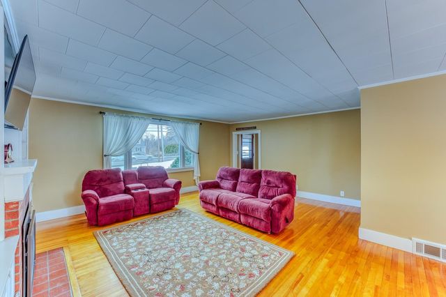 166 Bethlehem Road, Littleton, NH 03561