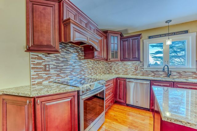 166 Bethlehem Road, Littleton, NH 03561