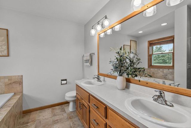 4144 N FOXGLOVE LANE, Appleton, WI 54913