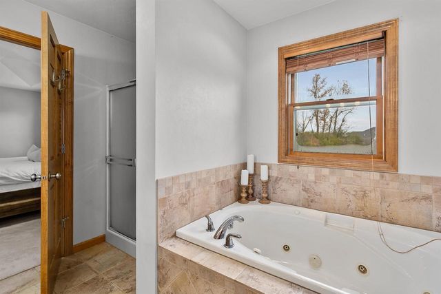 4144 N FOXGLOVE LANE, Appleton, WI 54913