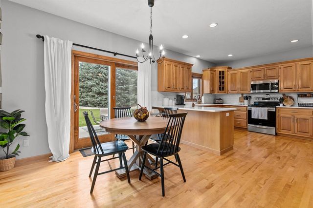 4144 N FOXGLOVE LANE, Appleton, WI 54913