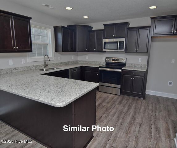 902 Miranda Court, Jacksonville, NC 28546