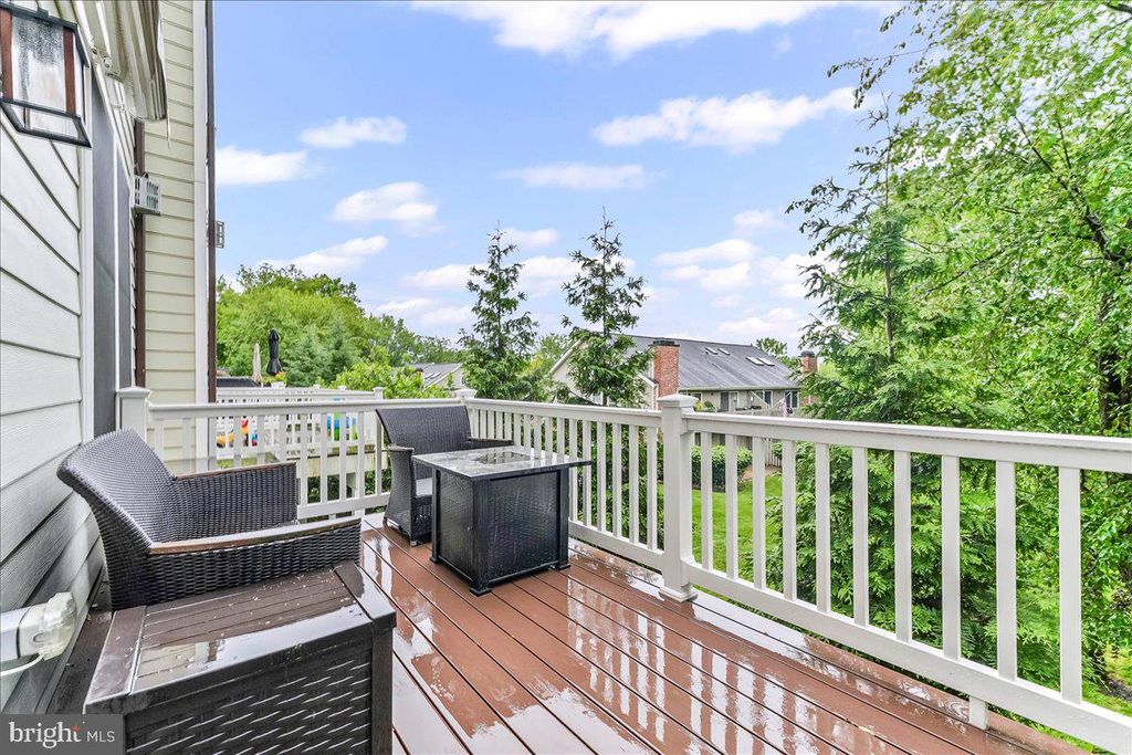 4 PARKVIEW CIR, Wayne, PA 19087