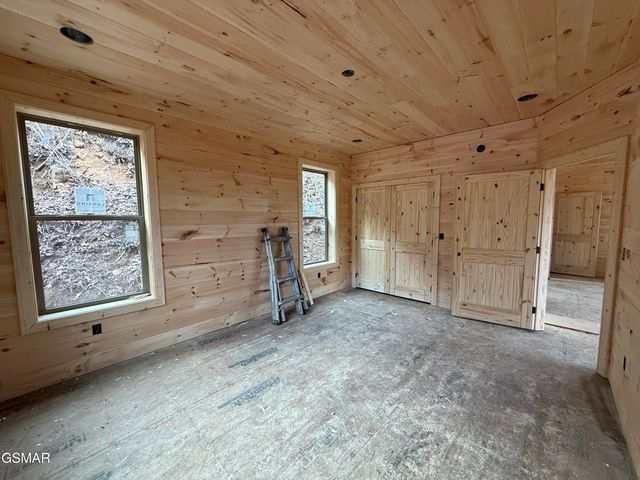 613 Sunset Lane, Gatlinburg, TN 37738