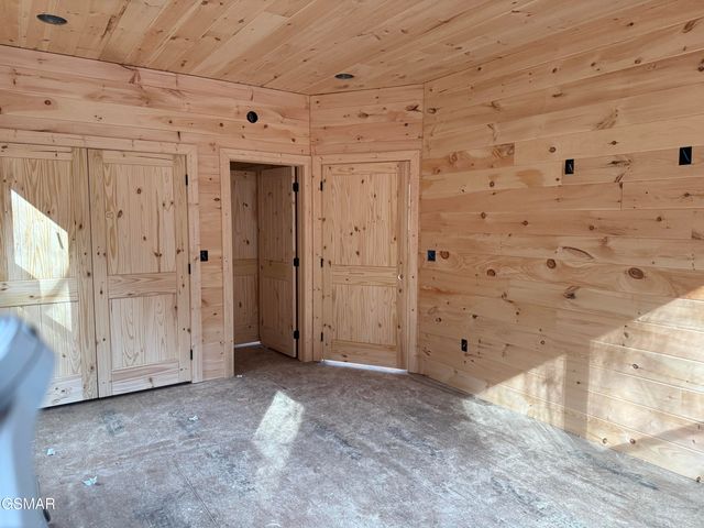 613 Sunset Lane, Gatlinburg, TN 37738