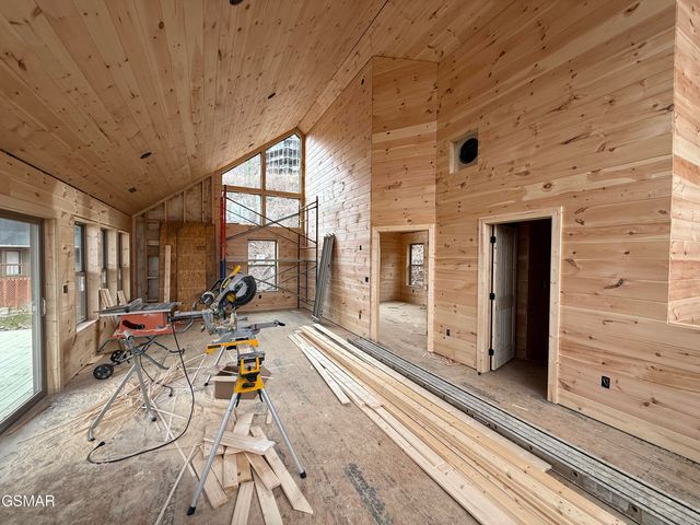 613 Sunset Lane, Gatlinburg, TN 37738