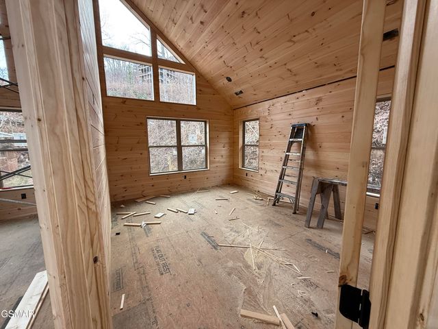 613 Sunset Lane, Gatlinburg, TN 37738