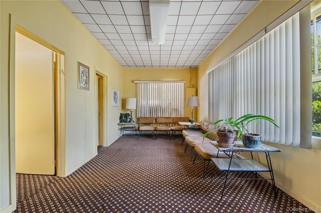 1026 W Broadway, Woodmere, NY 11598
