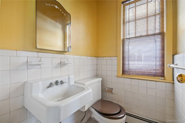 1026 W Broadway, Woodmere, NY 11598