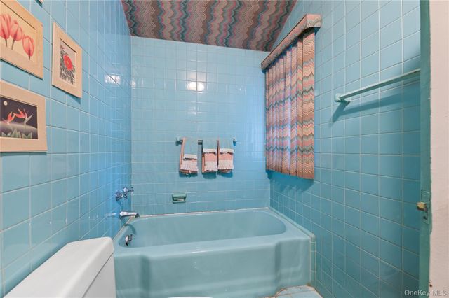 1026 W Broadway, Woodmere, NY 11598