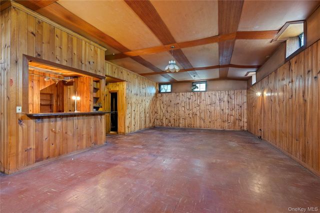 1026 W Broadway, Woodmere, NY 11598