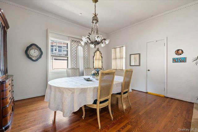 1026 W Broadway, Woodmere, NY 11598