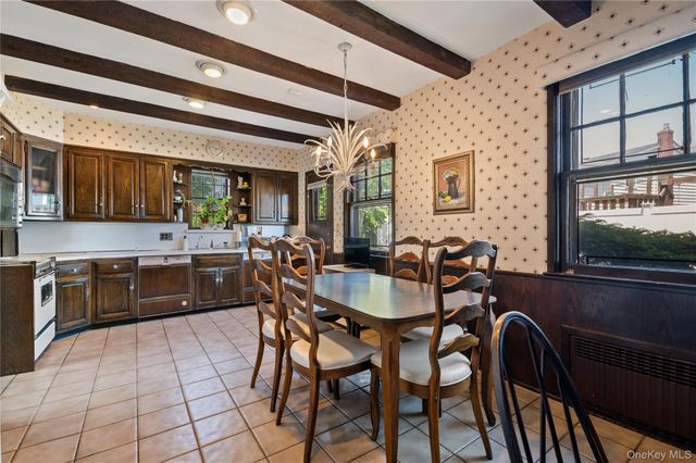 1026 W Broadway, Woodmere, NY 11598