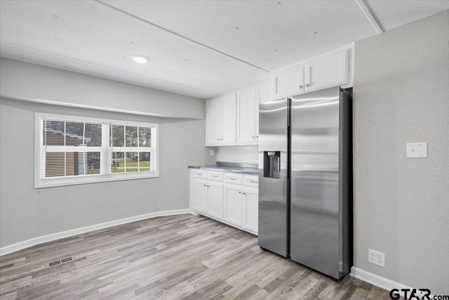 2375 Clinton Dr., Chandler, TX 75758