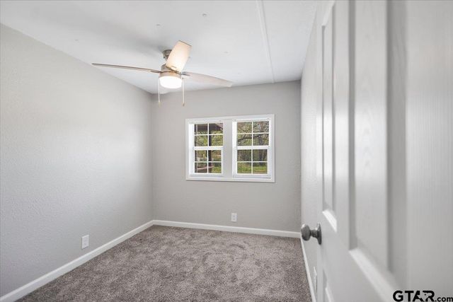 2375 Clinton Dr., Chandler, TX 75758