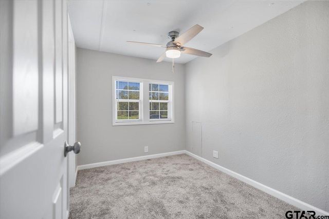 2375 Clinton Dr., Chandler, TX 75758