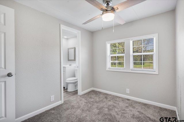 2375 Clinton Dr., Chandler, TX 75758