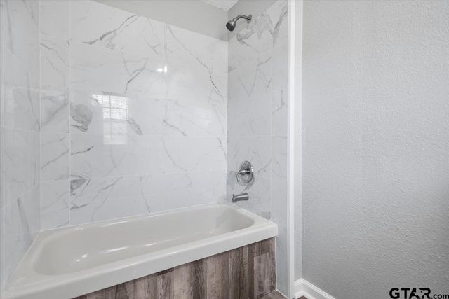 2375 Clinton Dr., Chandler, TX 75758