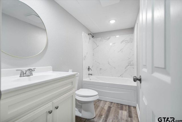 2375 Clinton Dr., Chandler, TX 75758