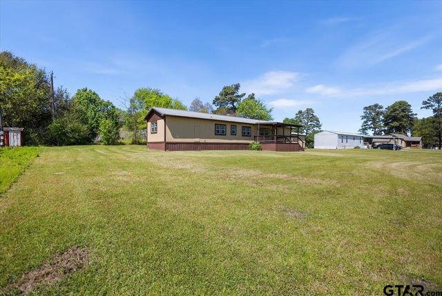 2375 Clinton Dr., Chandler, TX 75758