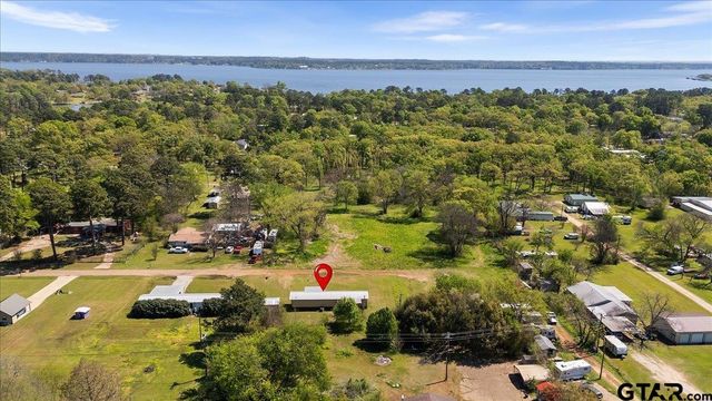 2375 Clinton Dr., Chandler, TX 75758