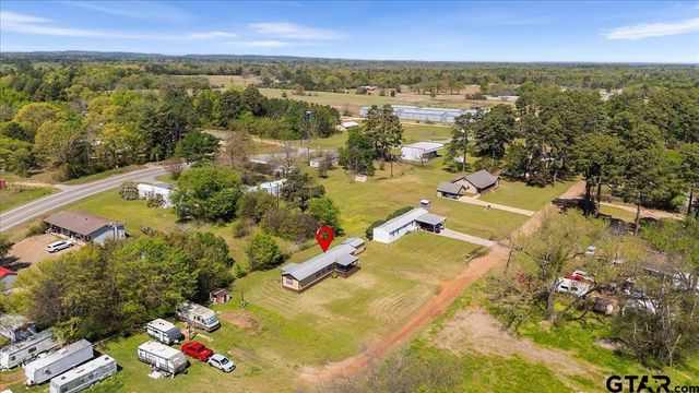 2375 Clinton Dr., Chandler, TX 75758