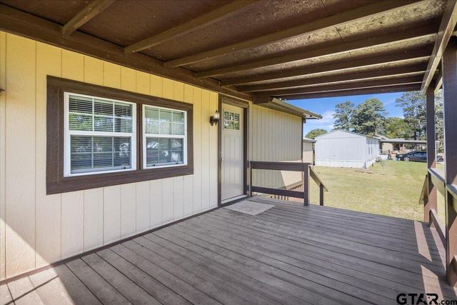 2375 Clinton Dr., Chandler, TX 75758