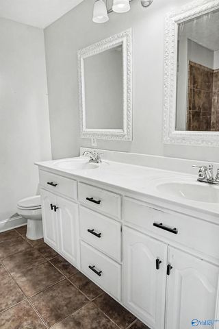 20448 Johnson Road, Athens, AL 35613