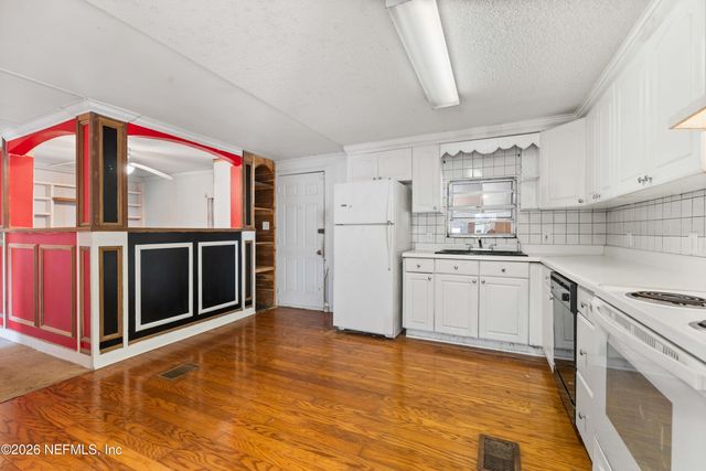 7756 CLUB DUCLAY Drive, Jacksonville, FL 32244