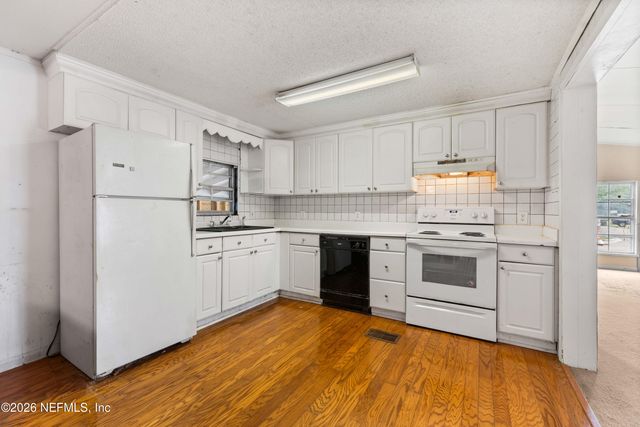 7756 CLUB DUCLAY Drive, Jacksonville, FL 32244