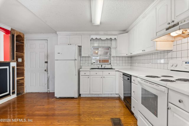 7756 CLUB DUCLAY Drive, Jacksonville, FL 32244