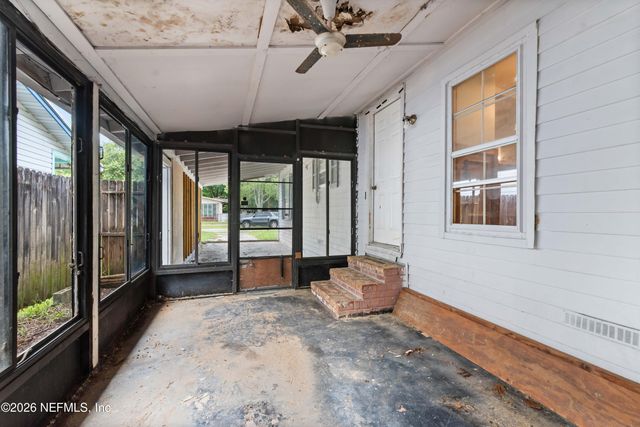 7756 CLUB DUCLAY Drive, Jacksonville, FL 32244