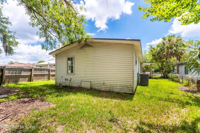 7756 CLUB DUCLAY Drive, Jacksonville, FL 32244