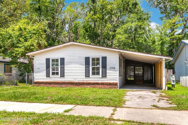 7756 CLUB DUCLAY Drive, Jacksonville, FL 32244
