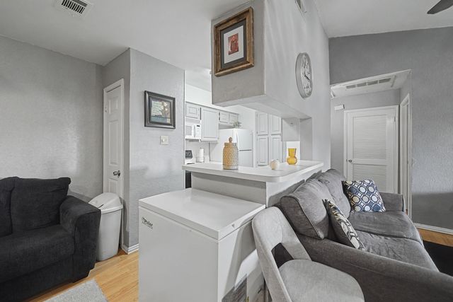 1201 Harwell Drive 222, Arlington, TX 76011