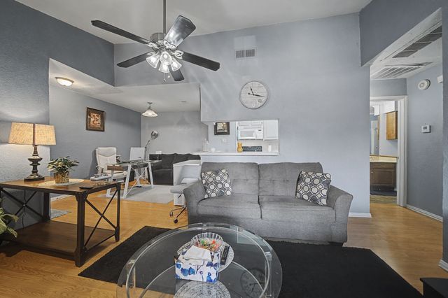 1201 Harwell Drive 222, Arlington, TX 76011