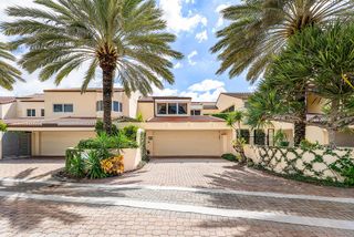13 Sloans Curve Drive 13, Palm Beach, FL 33480