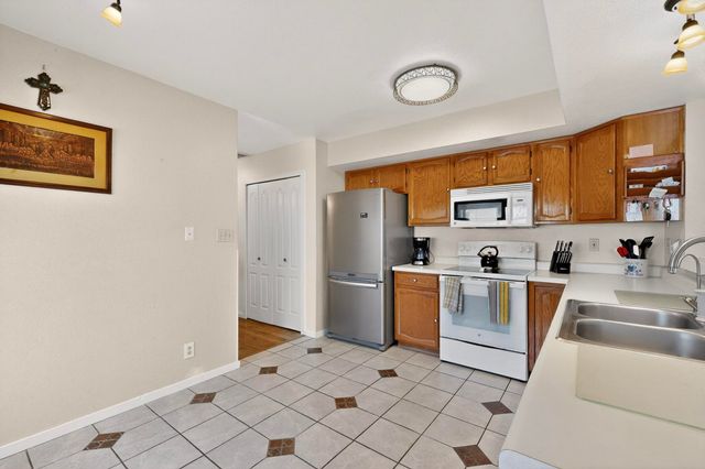 1745 Savannah Drive NE, Rio Rancho, NM 87144