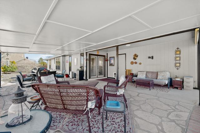 1745 Savannah Drive NE, Rio Rancho, NM 87144