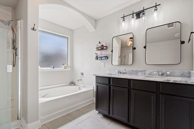 3968 Hunter Peak Road, Fort Worth, TX 76262