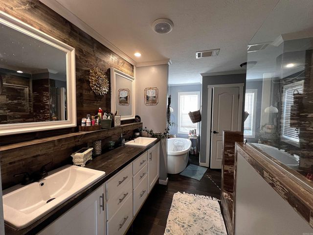 1920 Redbud Road, Redfield, AR 72132