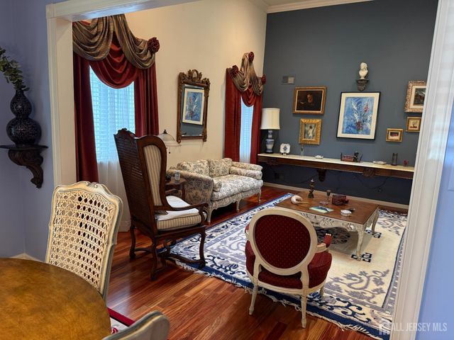 8 Wakefield Court, Monroe, NJ 08831
