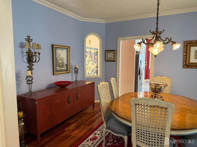 8 Wakefield Court, Monroe, NJ 08831