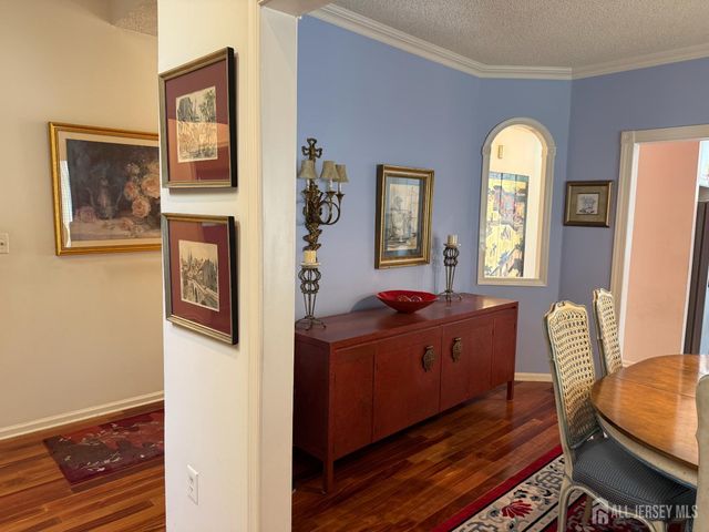 8 Wakefield Court, Monroe, NJ 08831