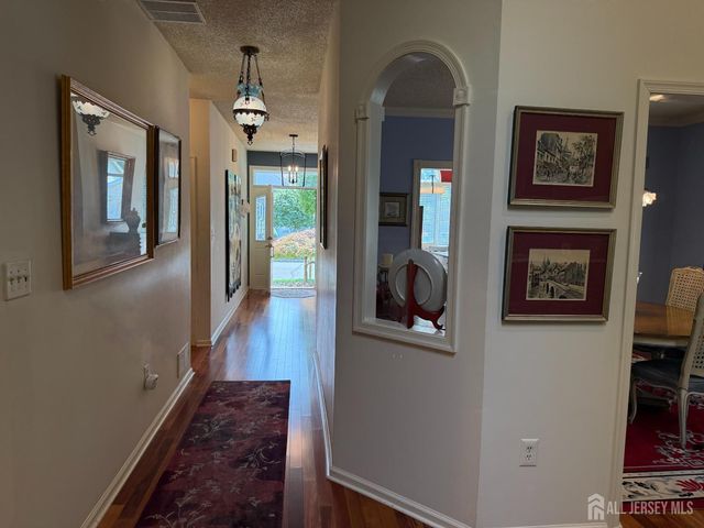 8 Wakefield Court, Monroe, NJ 08831