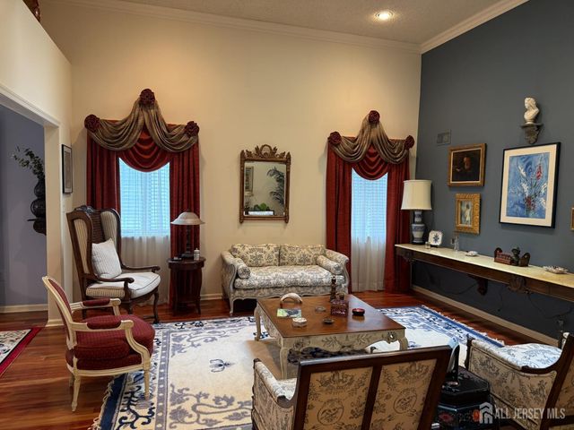 8 Wakefield Court, Monroe, NJ 08831
