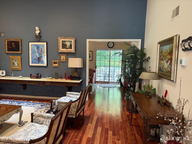 8 Wakefield Court, Monroe, NJ 08831